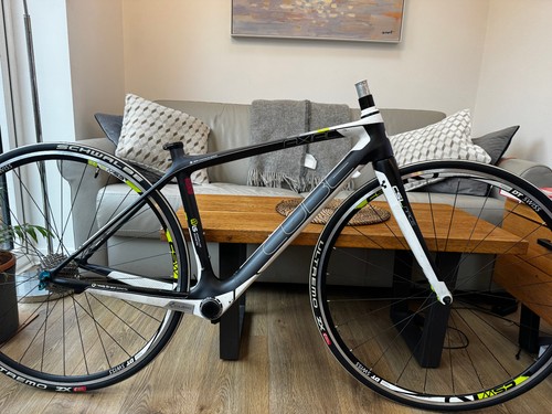 Cube axial carbon fiber - cube,